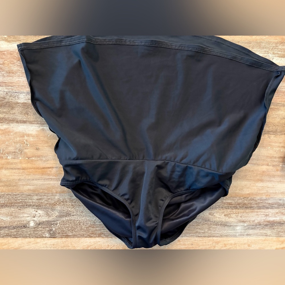 Lands' End Tankini Black and White Geometric Halter Top Skirted Swim Set, Sz 10 - Picture 9 of 15